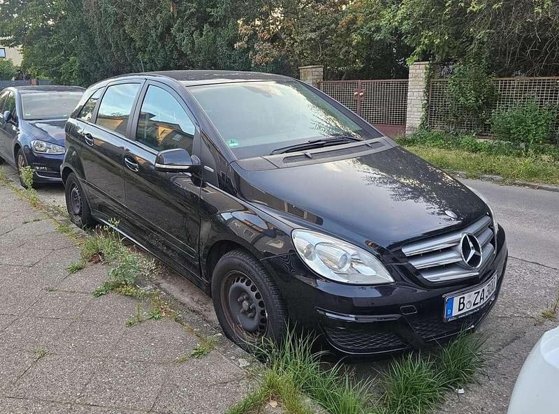 Schwarz Gebraucht 2009 Mercedes B160 Van / Kleinbus | 5.299 € (Fairer Preis) - Bild 1/4