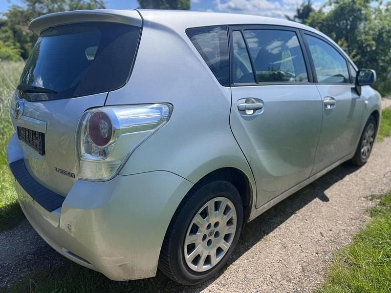 Gebraucht 2009 Toyota Verso Van / Kleinbus | 2.900 € (Superpreis) - Bild 1/4