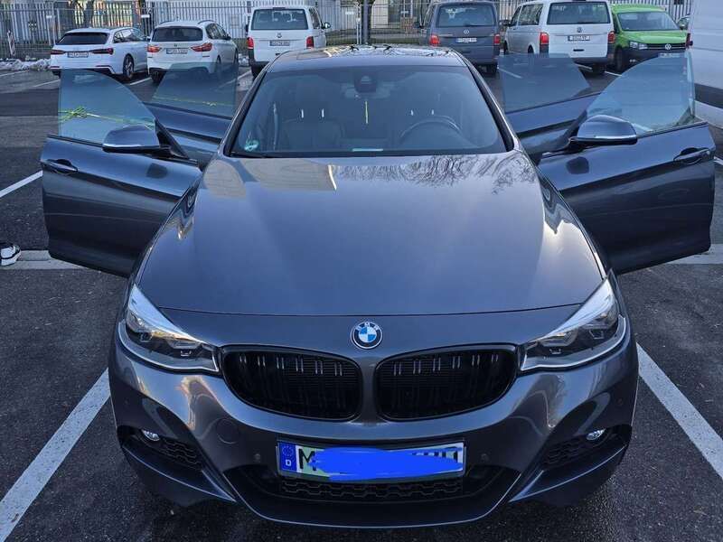 Grau Gebraucht 2017 BMW 330 M Sport Limousine | 19.800 € (Fairer Preis) - Bild 1/1