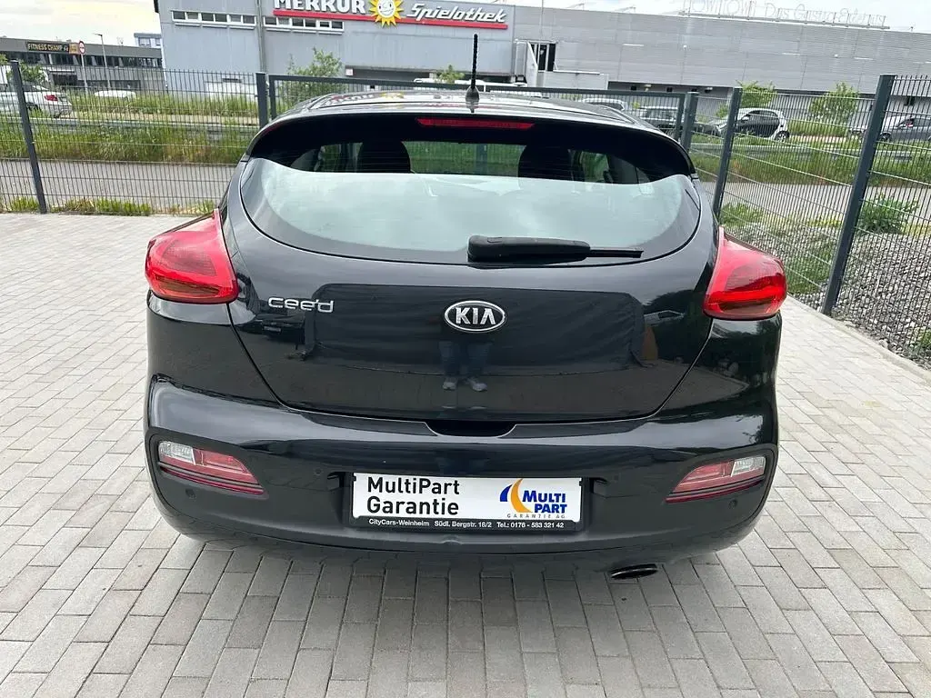 Używany Kia ProCeed 135 KM (99 kW) 2017 Czarny Hatchback