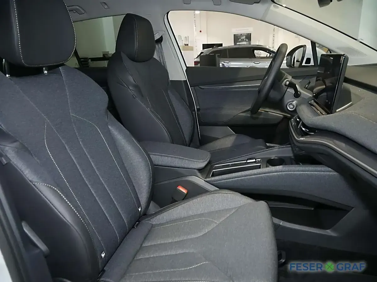 Gebraucht Skoda Elroq Clever 150 kW (204 PS) 2026 Moon weiss perleffekt SUV