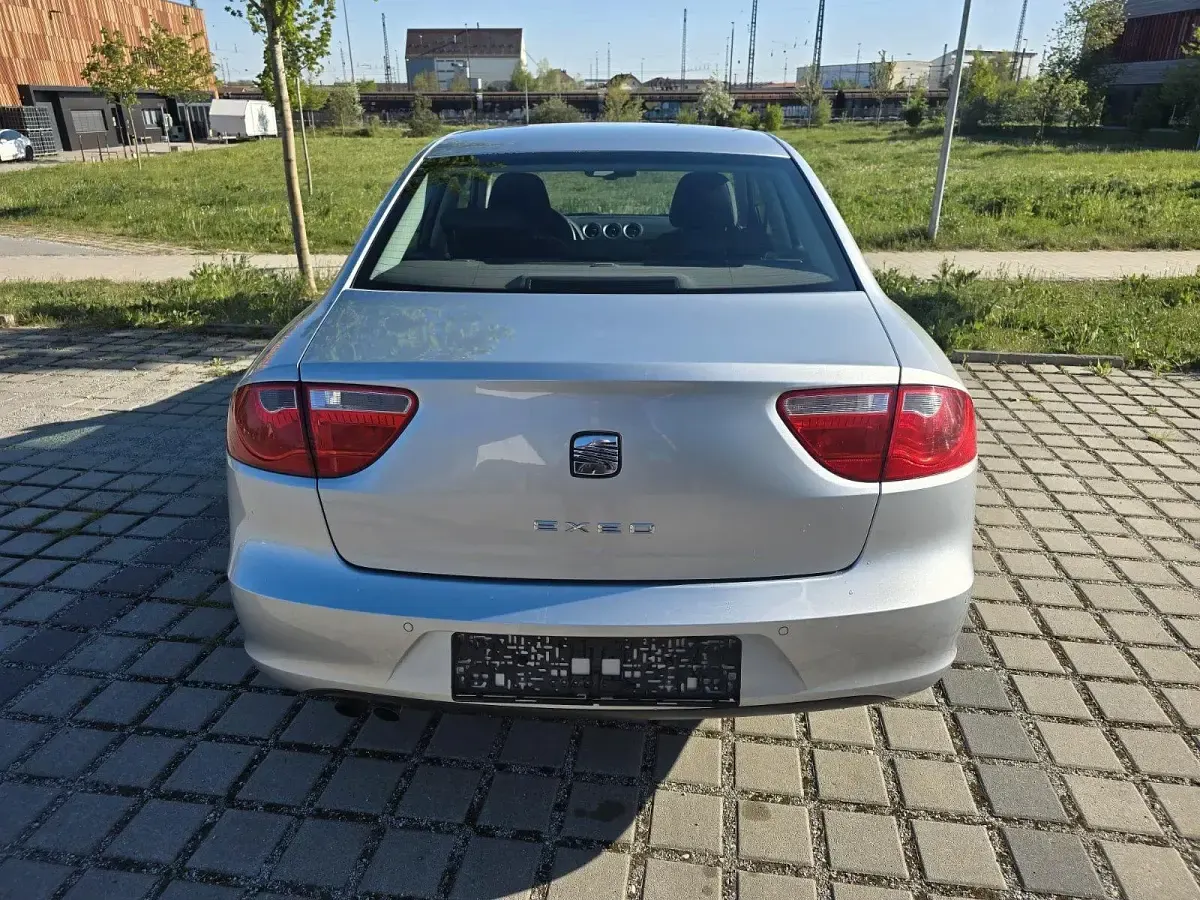 Usata Seat Exeo 102 CV (75 kW) 2010 Argento Berlina