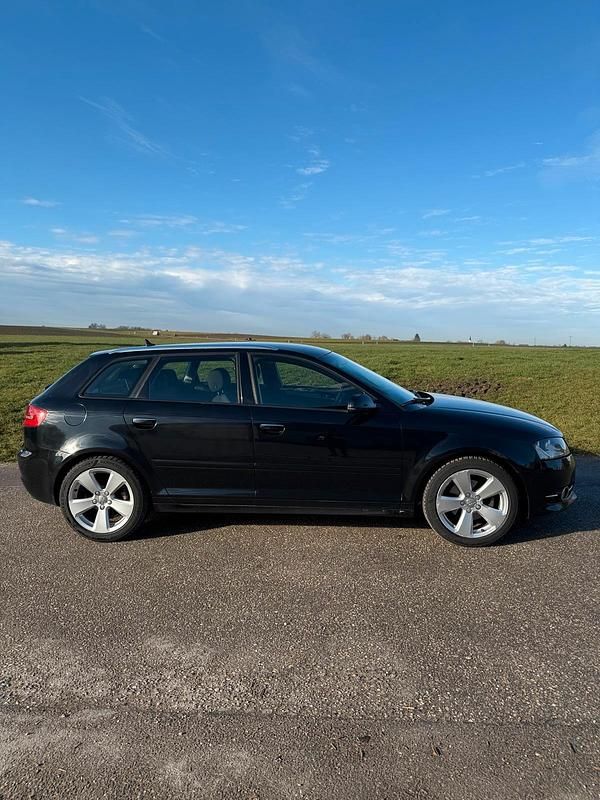 Schwarz Gebraucht 2010 Audi A3 Sportback Kleinwagen | 7.000 € (Etwas zu teuer) - Bild 1/4