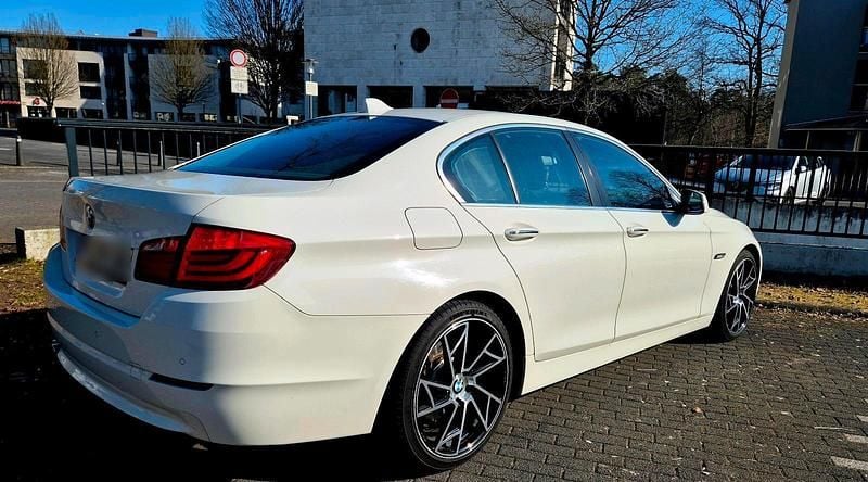 Gebraucht BMW 525 204 PS (150 kW) 2011 Weiß Limousine