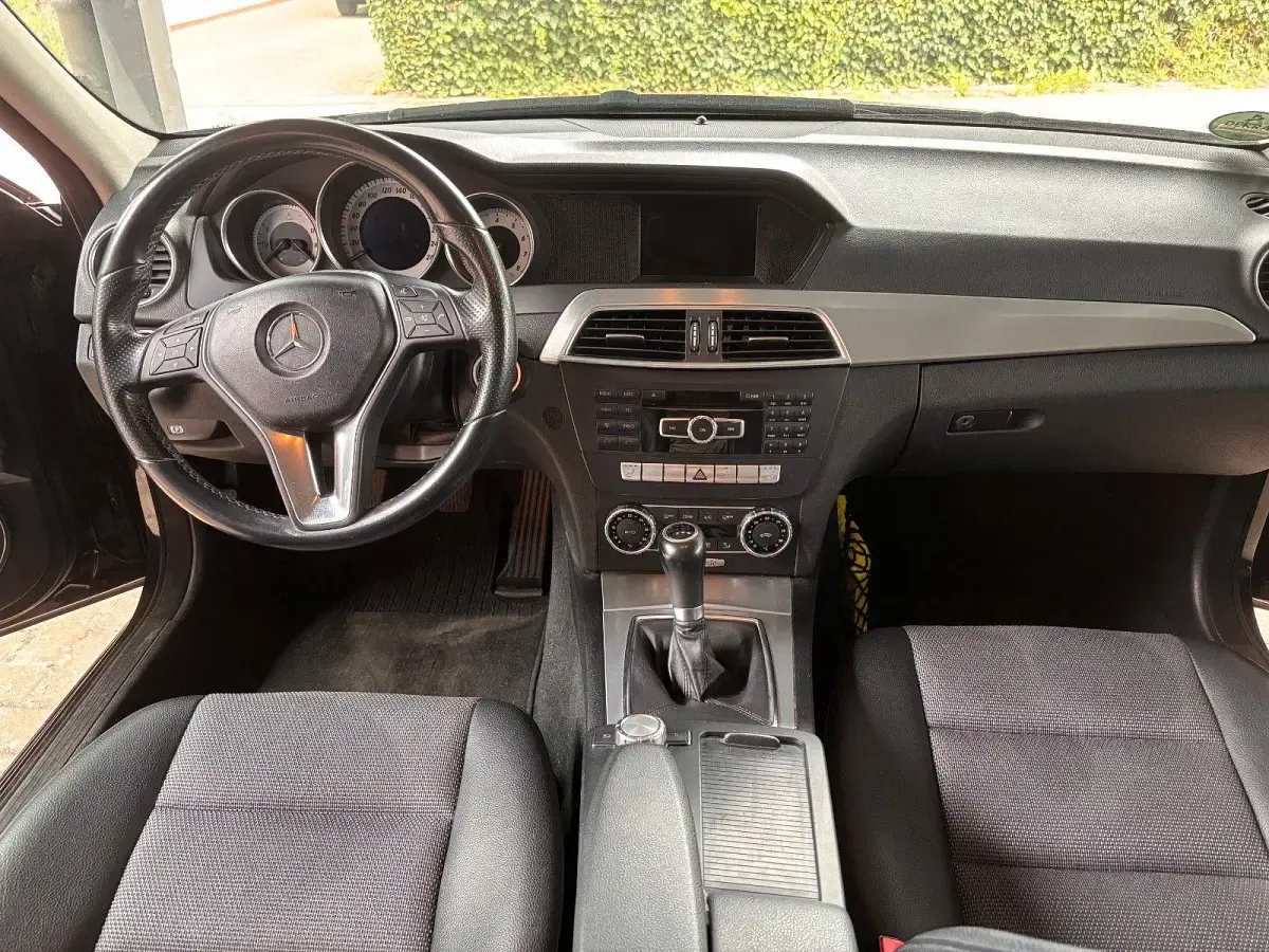 Gebraucht Mercedes C200 Avantgarde 184 PS (135 kW) 2011 Schwarz Kombi