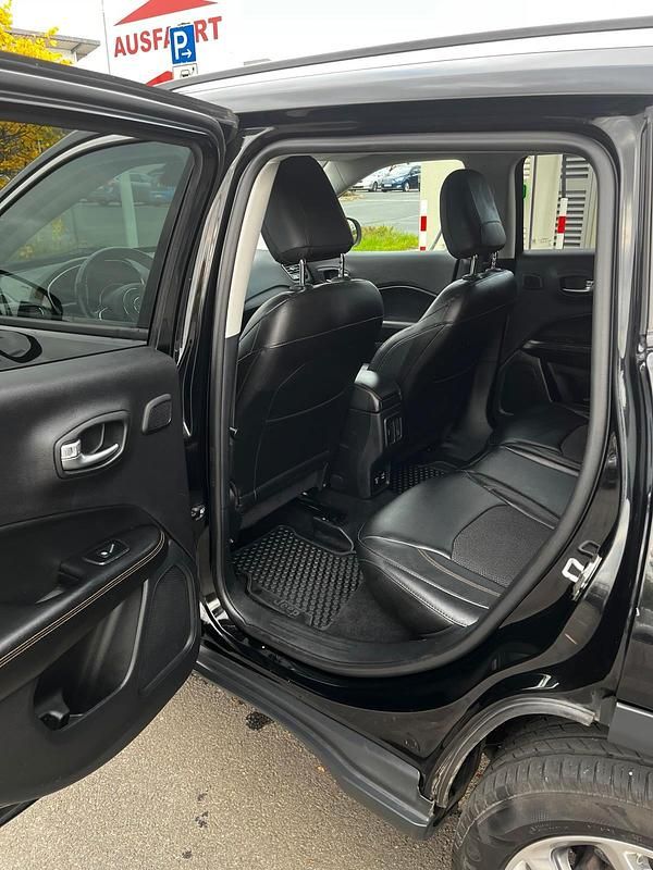 Gebraucht Jeep Compass 170 PS (125 kW) 2018 Schwarz SUV