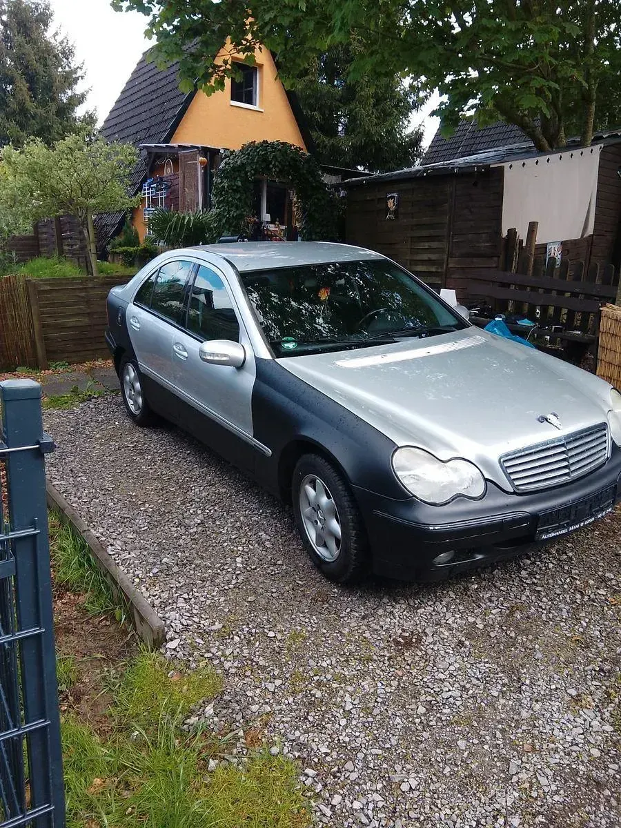Gebraucht Mercedes C180 Elegance 129 PS (94 kW) 2001 Silber Limousine