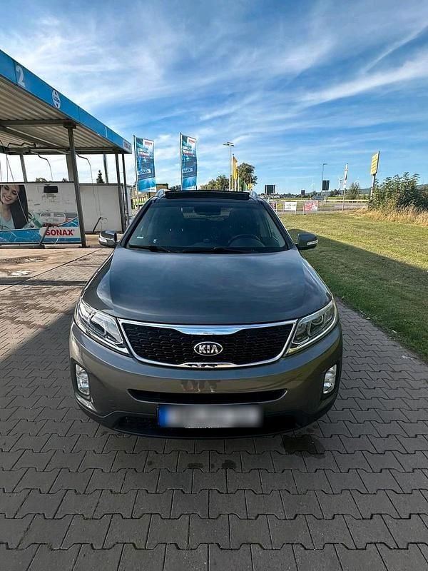 Grau Gebraucht 2014 Kia Sorento SUV | 12.500 € (Fairer Preis) - Bild 1/4