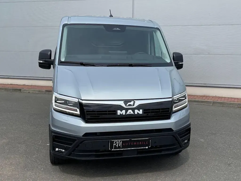 Neu MAN TGE 177 PS (130 kW) 2026 Oyster silver metallic Van
