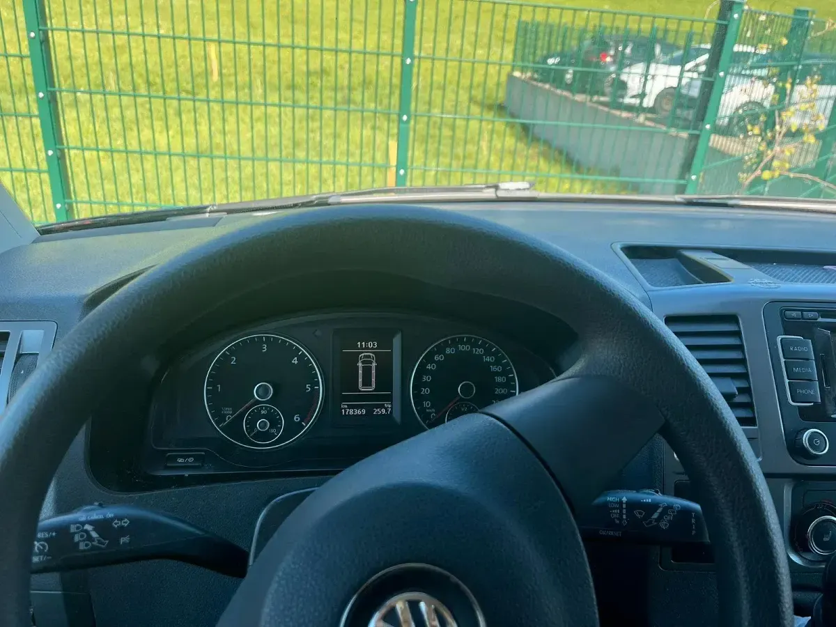 Gebraucht VW Multivan Startline 140 PS (102 kW) 2014 Blau Van / Kleinbus