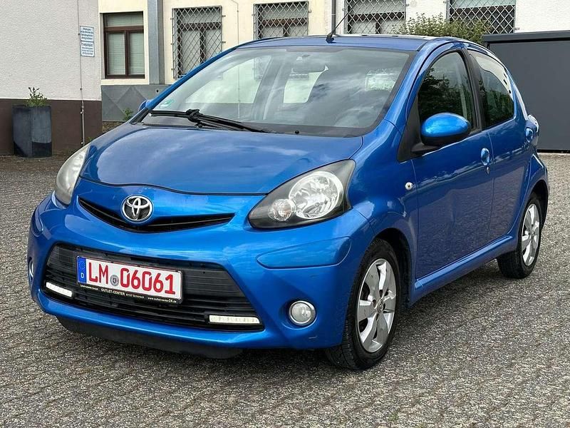 Comet blue Gebraucht 2013 Toyota Aygo Basis Kleinwagen | 4.300 € (Fairer Preis) - Bild 1/4
