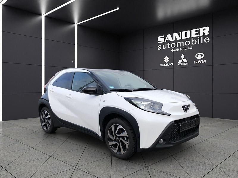 Gebraucht Toyota Aygo 72 PS (52 kW) 2024 Weiß Kleinwagen