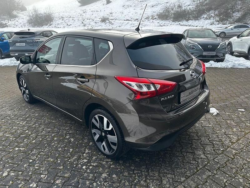 Gebraucht Nissan Pulsar Tekna 190 PS (139 kW) 2018 Chesnut bronze (metallic) Limousine