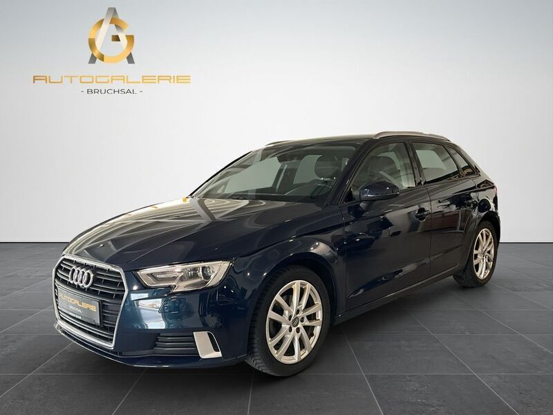 Blau Gebraucht 2019 Audi A3 Sport Limousine | 17.499 € (Superpreis) - Bild 1/4