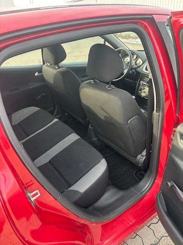 Gebraucht Peugeot 207 95 PS (69 kW) 2007 Rot Kleinwagen