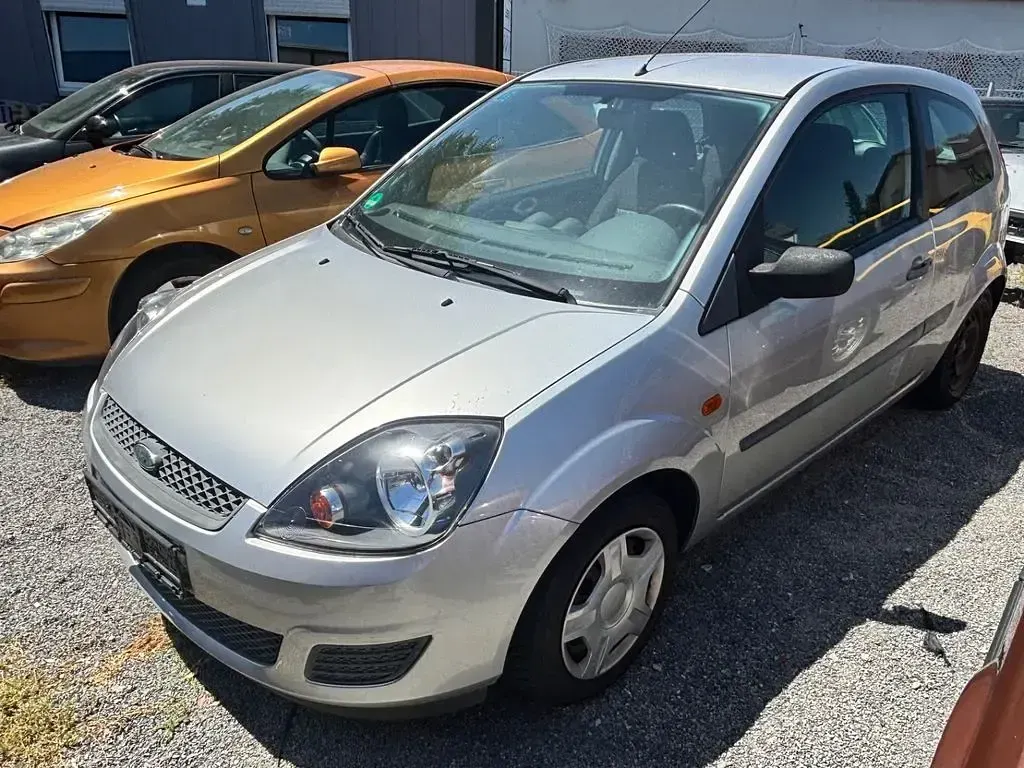 Gebraucht Ford Fiesta Fun X 60 PS (44 kW) 2007 Silber Kleinwagen