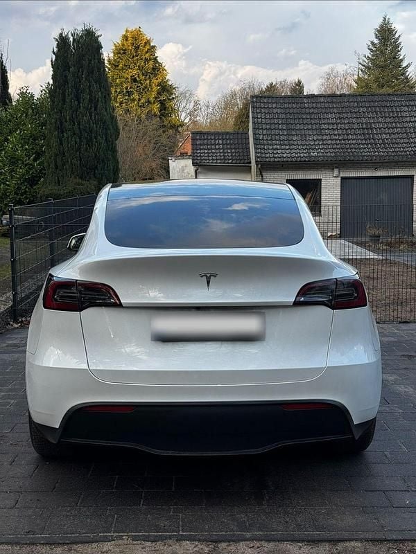 Gebraucht Tesla Model Y Standard Range 219 kW (299 PS) 2024 Weiß SUV