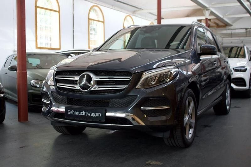 Grau Gebraucht 2016 Mercedes GLE350 SUV | 28.900 € (Guter Preis) - Bild 1/4