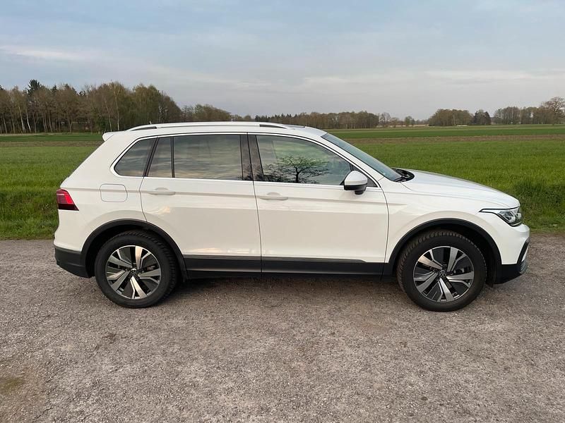 Gebraucht VW Tiguan 245 PS (180 kW) 2022 Weiß SUV