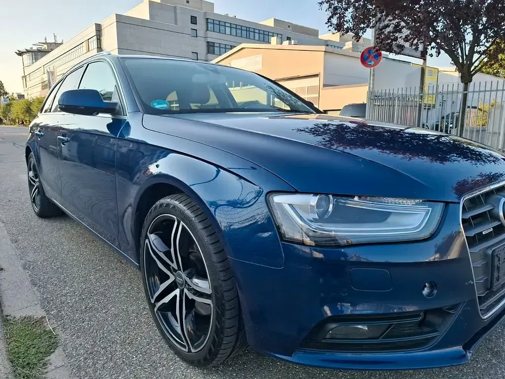 Gebraucht Audi A4 Ambiente 245 PS (180 kW) 2012 Blau Kombi