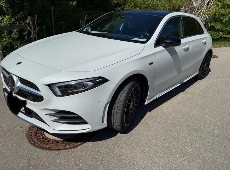 Weiß Gebraucht 2020 Mercedes A250 AMG Kleinwagen | 25.900 € (Fairer Preis) - Bild 1/4