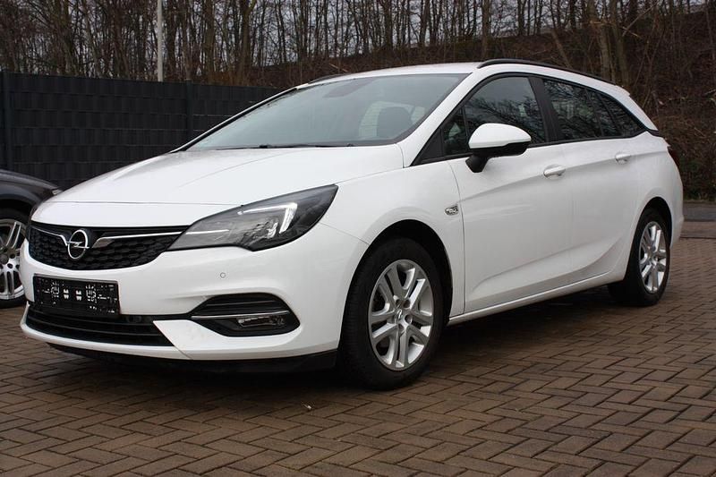 Weiß Gebraucht 2021 Opel Astra Basis Kombi | 9.600 € (Superpreis) - Bild 1/4