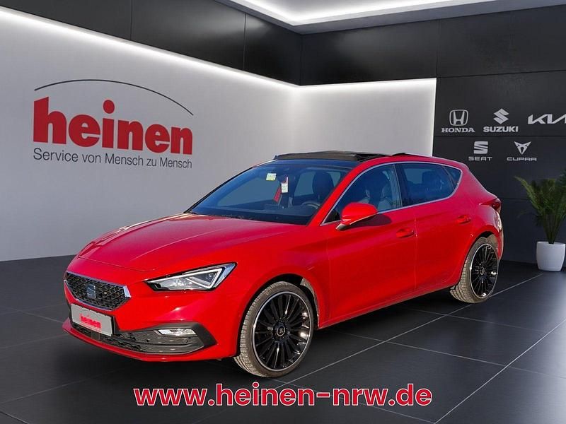 Rot Gebraucht 2021 Seat Leon XCELLENCE Limousine | 20.898 € (Fairer Preis) - Bild 1/4