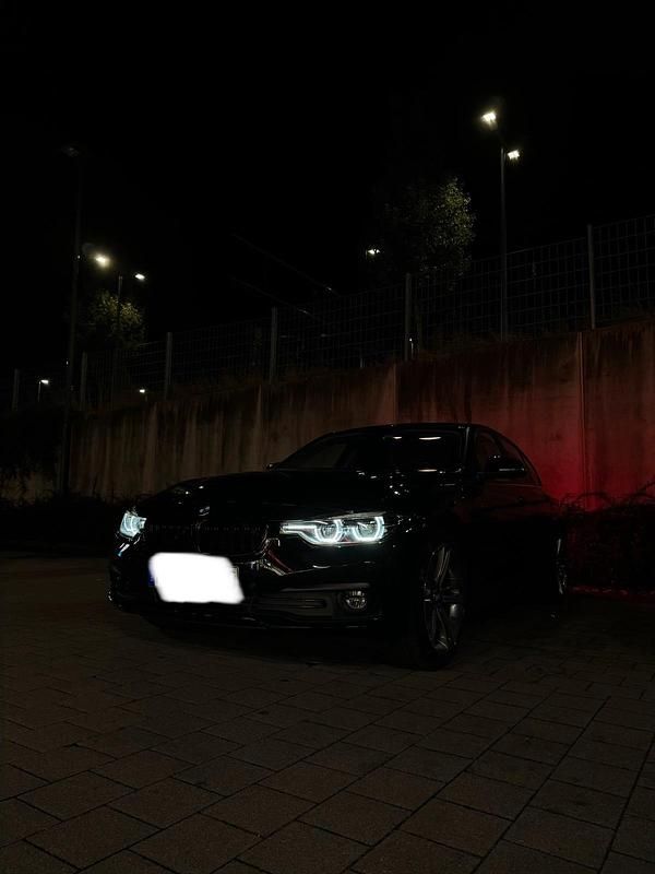 Schwarz Gebraucht 2017 BMW 320 Limousine | 13.950 € (Fairer Preis) - Bild 1/2