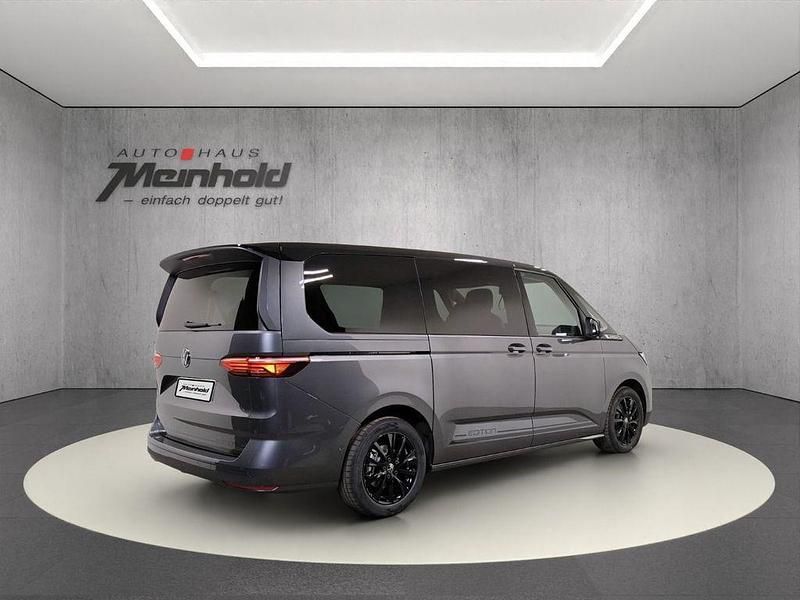 Gebraucht VW Multivan Edition 150 PS (110 kW) 2025 Indiumgrau metallic/deep black Van