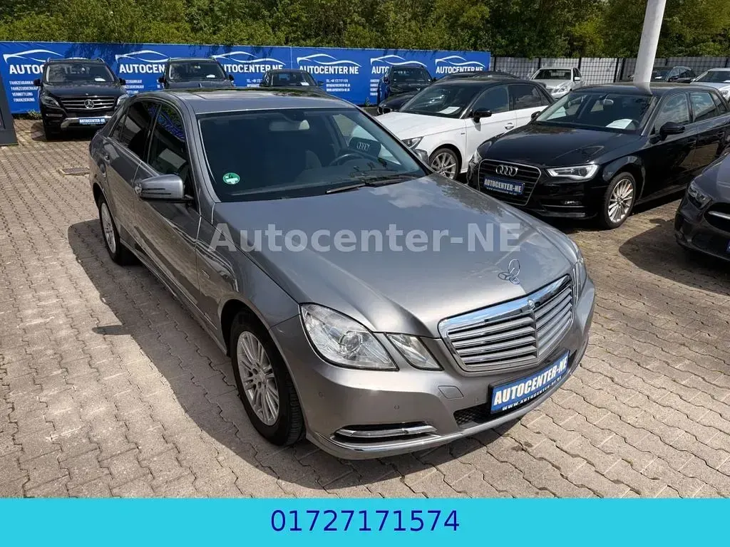 Używany Mercedes E250 204 KM (150 kW) 2012 Szary Sedan/Limuzyna