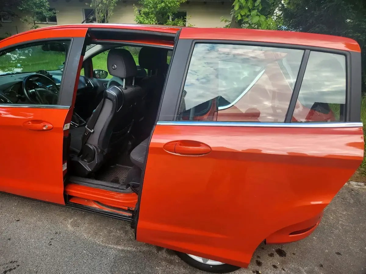 Używany Ford B-MAX Titanium 101 KM (74 kW) 2014 Pomarańczowy Minivan