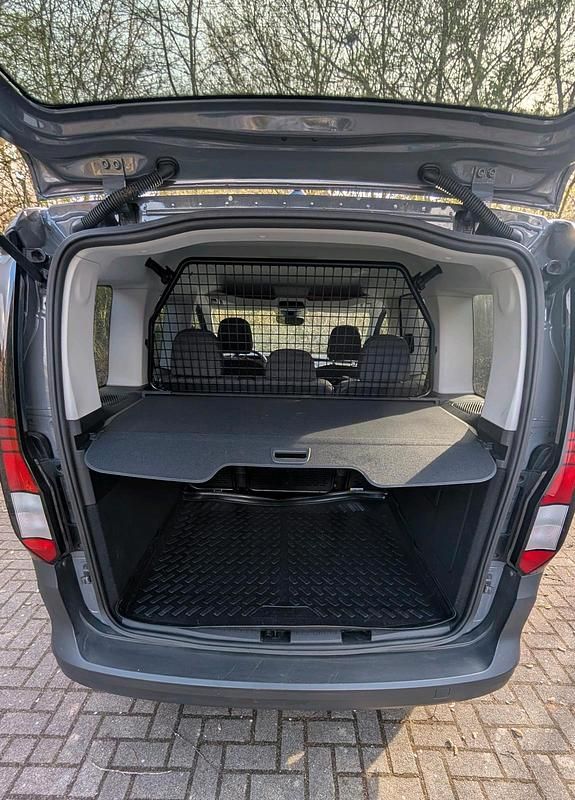 Gebraucht VW Caddy 102 PS (75 kW) 2022 Grau Van / Kleinbus