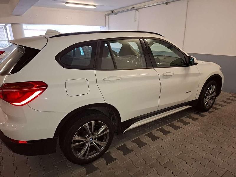 Weiß Gebraucht 2018 BMW X1 SUV | 15.900 € (Superpreis) - Bild 1/4