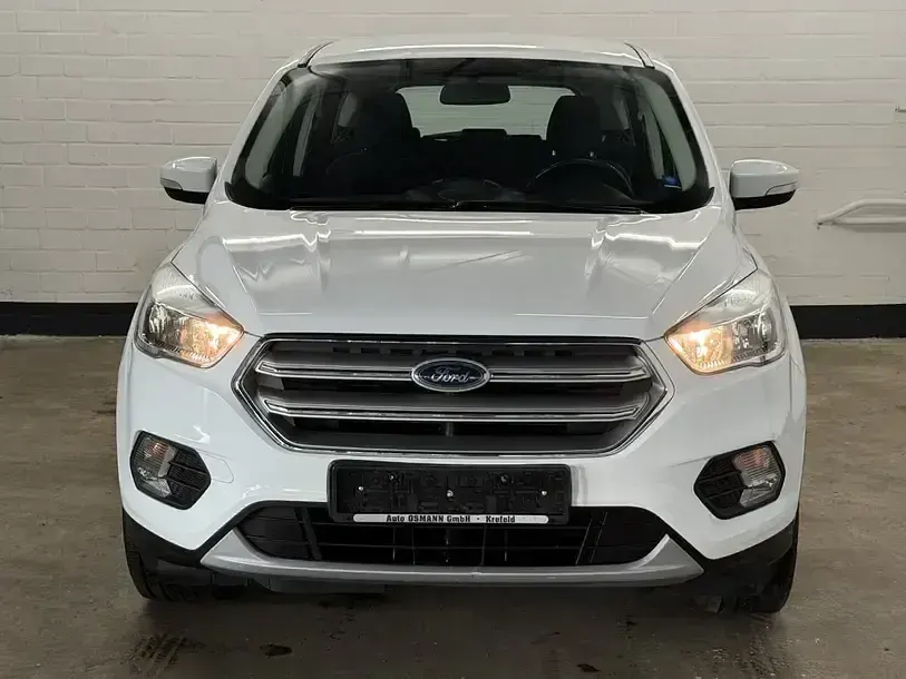 Używany Ford Kuga Trend 120 KM (88 kW) 2019 Biały SUV