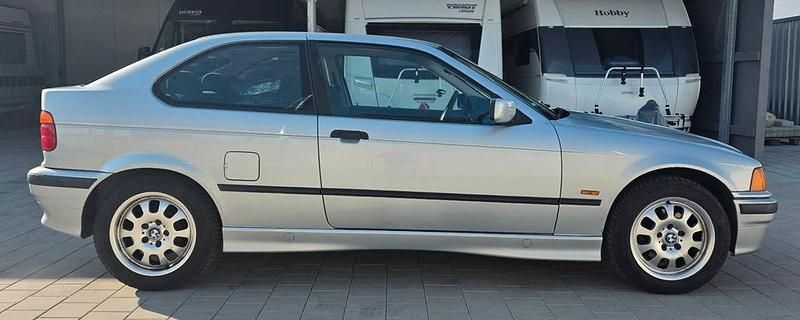 Gebraucht BMW 316 102 PS (75 kW) 1997 Silber Limousine