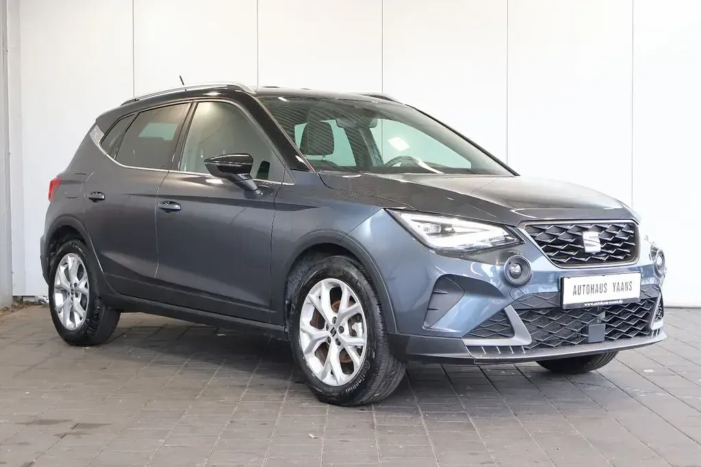 Gebraucht Seat Arona FR 95 PS (69 kW) 2023 Grau SUV