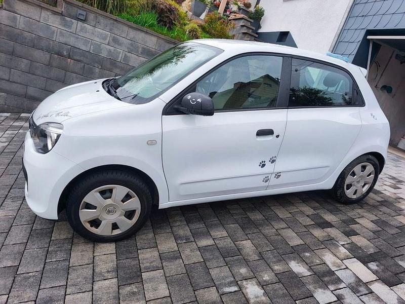 Weiß Gebraucht 2017 Renault Twingo Life Kleinwagen | 7.699 € (Fairer Preis) - Bild 1/4