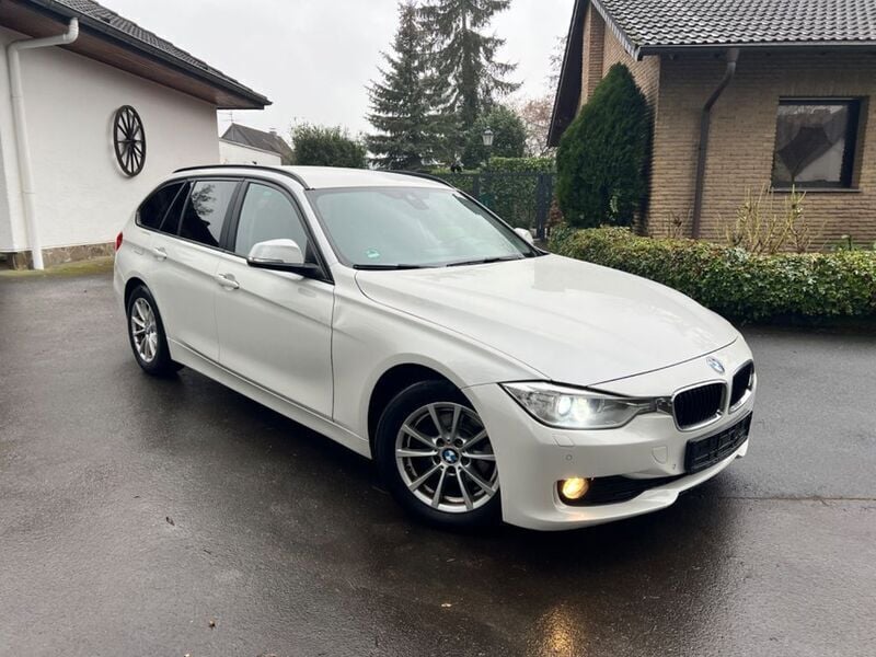 Weiß Gebraucht 2013 BMW 320 Efficient Dynamics Kombi | 7.490 € (Superpreis) - Bild 1/4