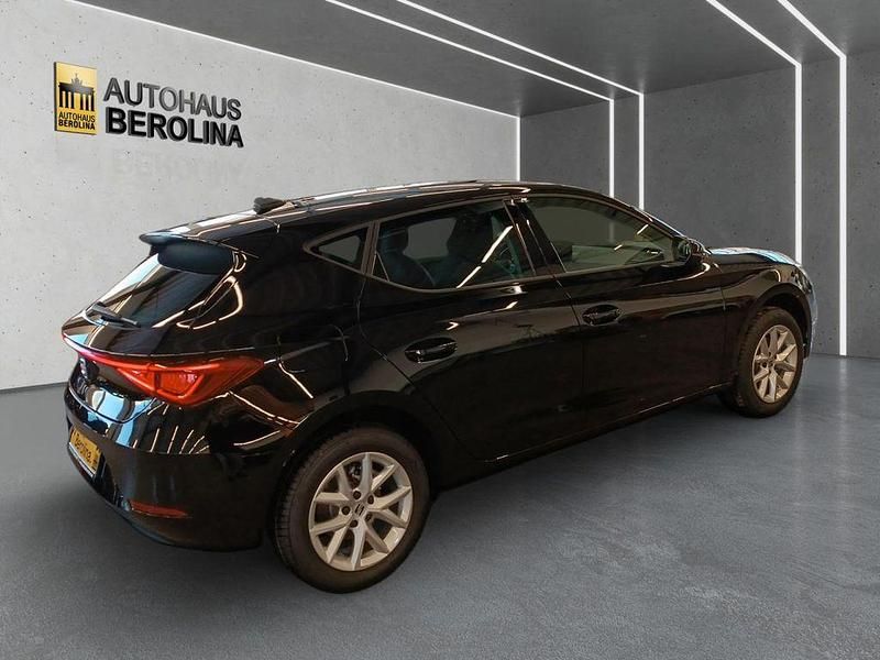 Second-hand Seat Leon 116 CP (85 kW) 2026 Negru Berlinǎ