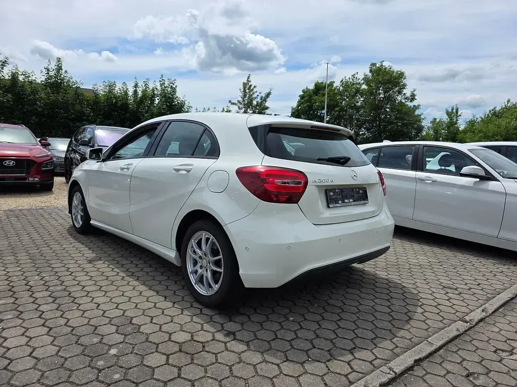 Gebraucht Mercedes A200 136 PS (100 kW) 2017 Weiß Kleinwagen