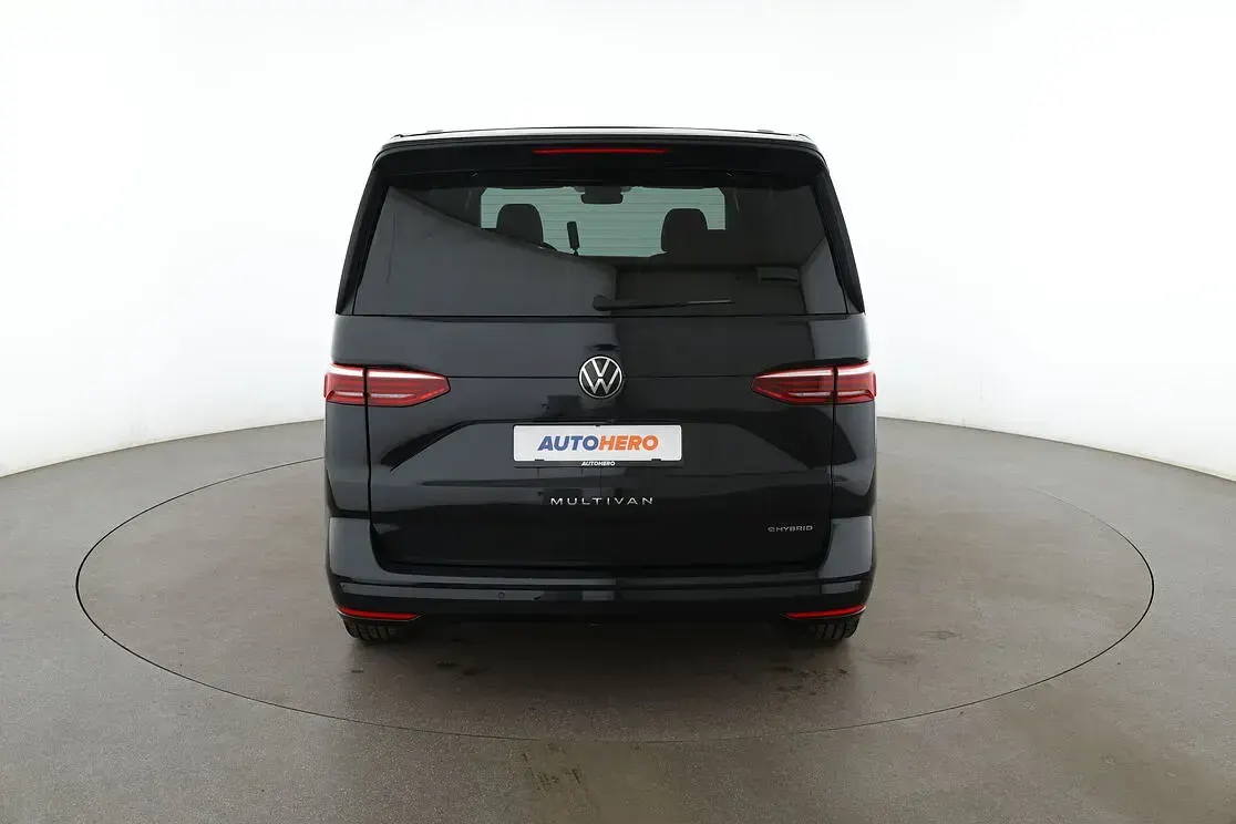Gebraucht VW Multivan Life 218 PS (160 kW) 2022 Schwarz Van / Kleinbus
