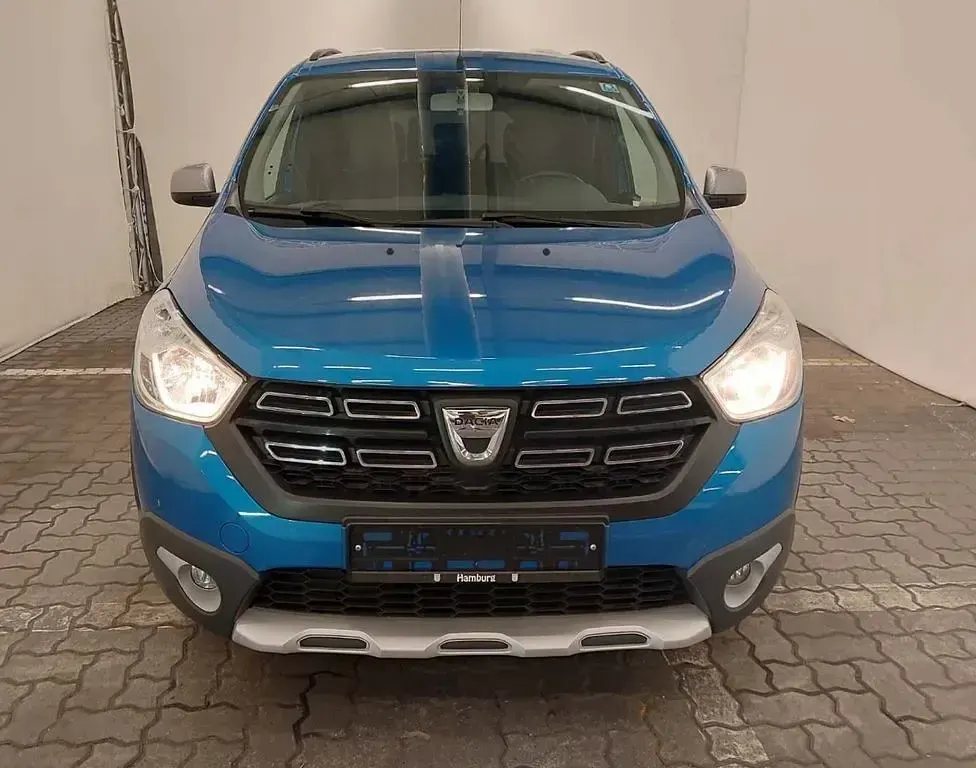 Gebraucht Dacia Lodgy Celebration 109 PS (80 kW) 2018 Blau Van / Kleinbus