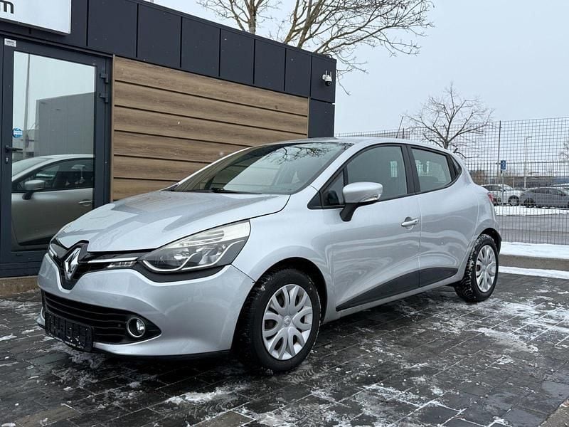 Silber Gebraucht 2013 Renault Clio IV Dynamique Kleinwagen | 5.900 € (Fairer Preis) - Bild 1/4