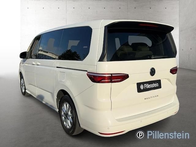 Gebraucht VW Multivan Life 150 PS (110 kW) 2024 Weiß Van