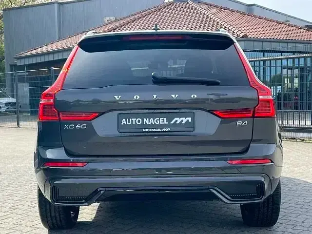 Gebraucht Volvo XC60 Plus 197 PS (144 kW) 2023 Andere SUV
