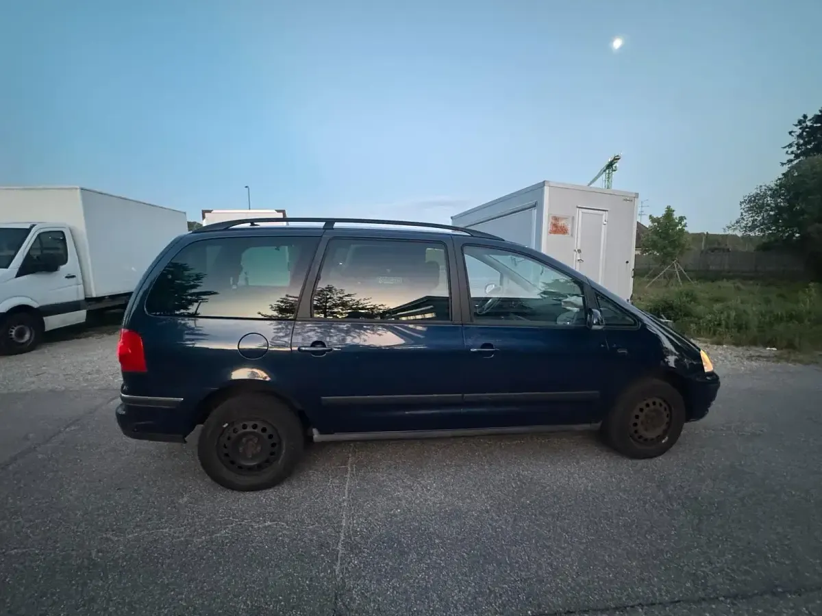 Gebraucht VW Sharan 116 PS (85 kW) 2005 Blau Van / Kleinbus