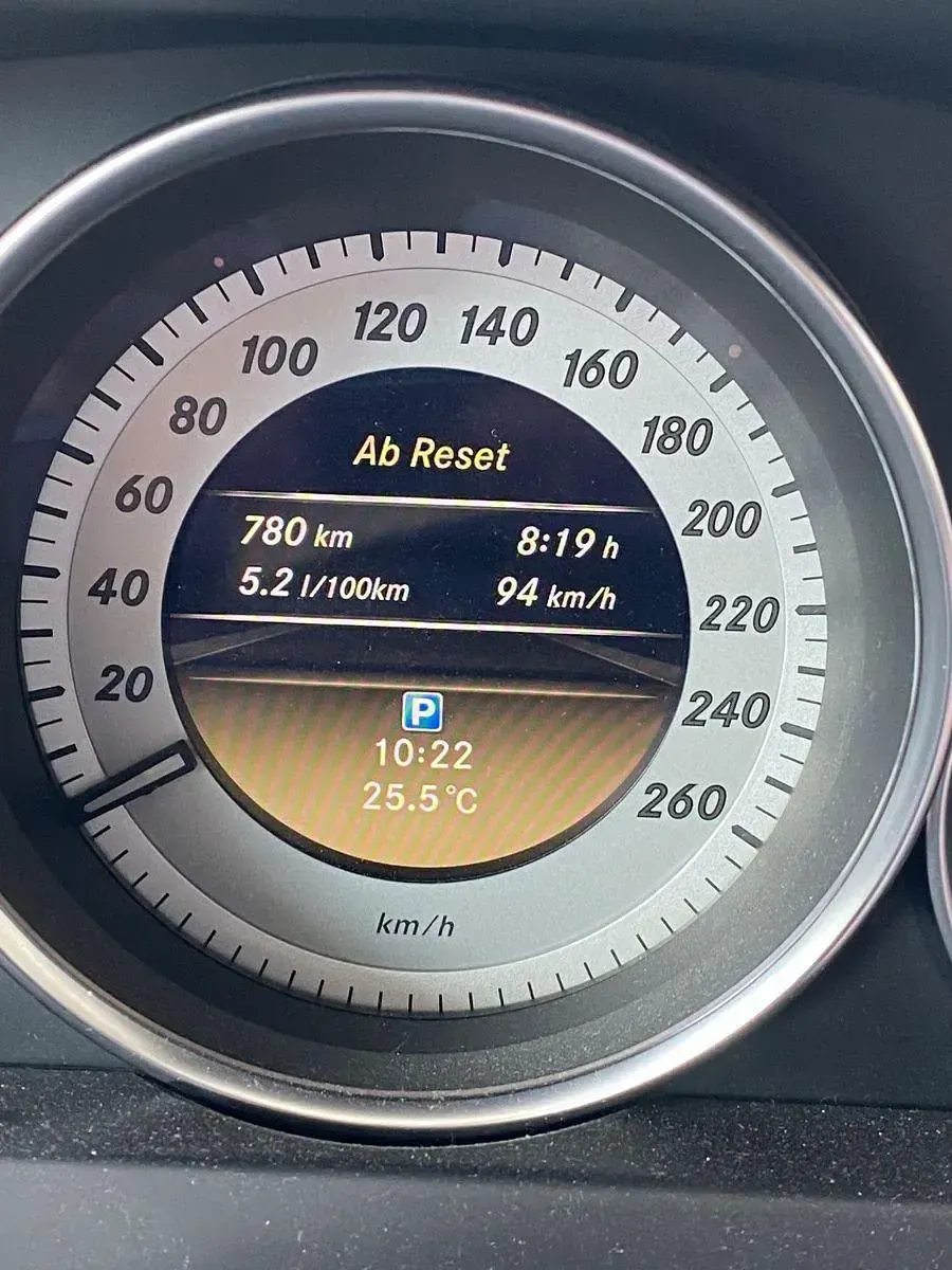 Gebraucht Mercedes 220 136 PS (100 kW) 2011 Silber Kombi