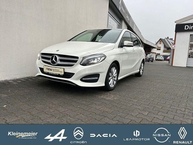 Calcitweiss unilack Gebraucht 2018 Mercedes B180 Style Van / Kleinbus | 19.990 € (Fairer Preis) - Bild 1/4