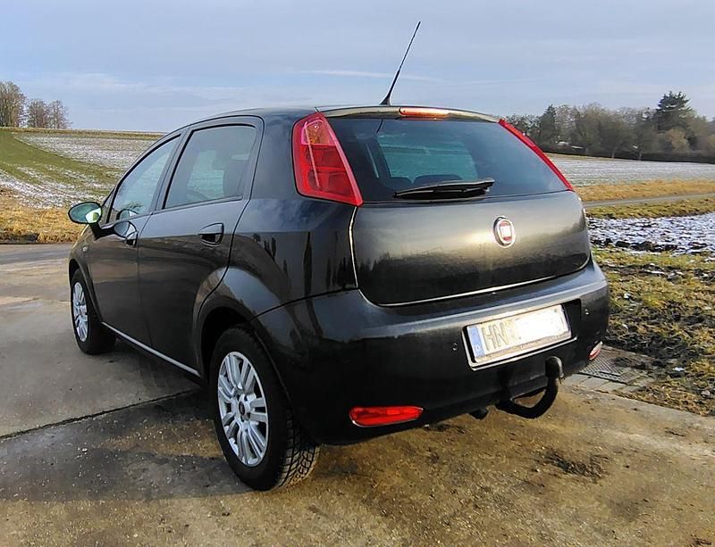 Gebraucht Fiat Punto More 69 PS (50 kW) 2018 Schwarz Kleinwagen