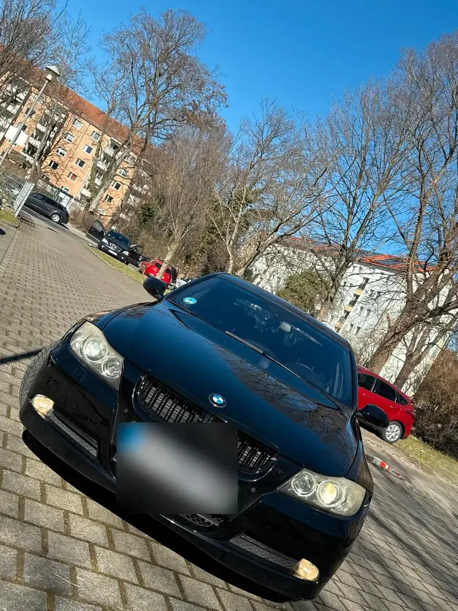 Gebraucht BMW 325 197 PS (144 kW) 2008 Schwarz Limousine